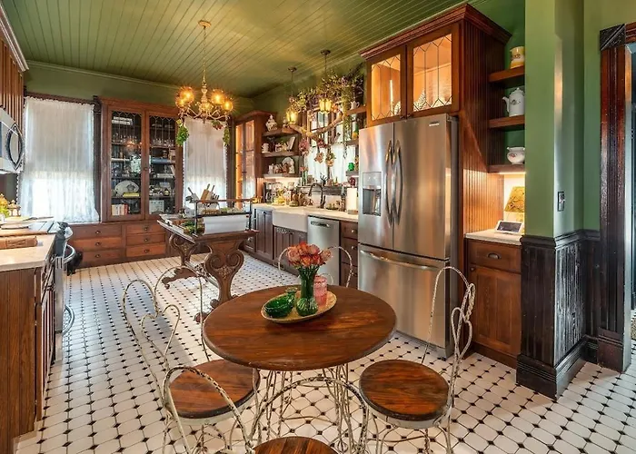 Holiday home Magical Victorian Near Hiking Wine Trail